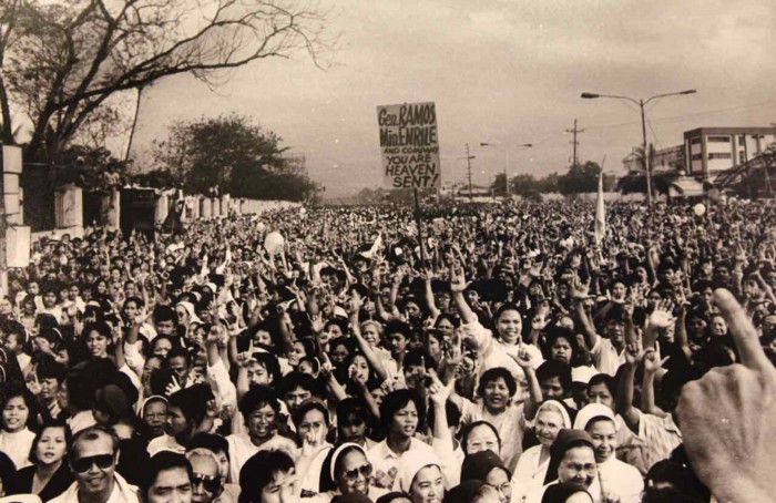 photo-people-power-land
